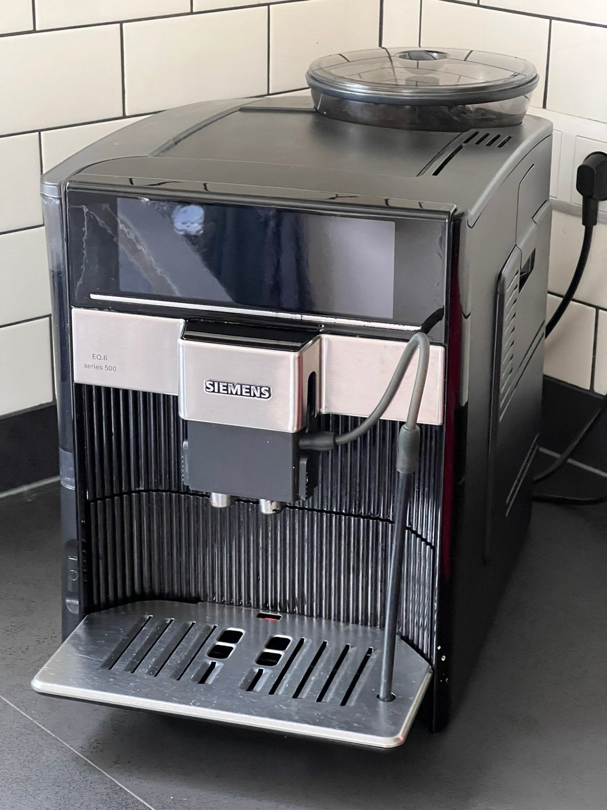 Siemens EQ6 series 500, Witgoed en Apparatuur, Koffiezetapparaten, Ophalen, Gebruikt, 10 kopjes of meer, Koffiemachine