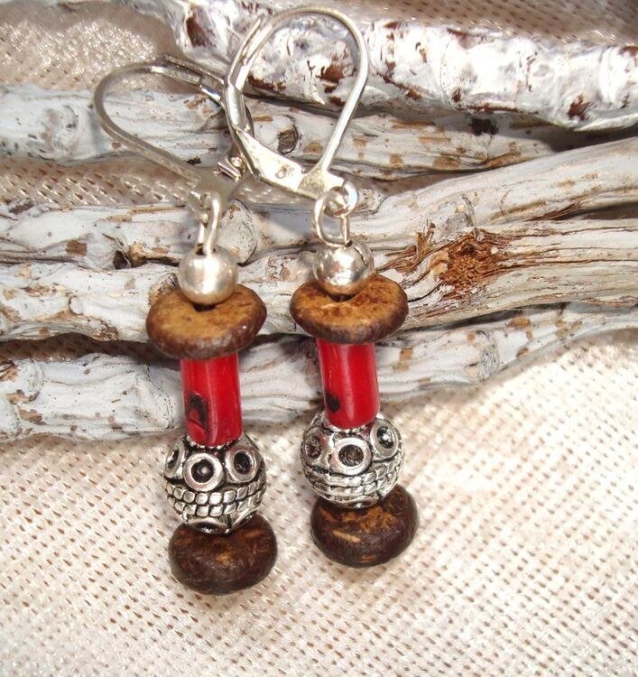 Oorbellen van koraal en kokoshout, Info.adorabeads@gmail.com, Overige materialen, Adorabeads, Nieuw