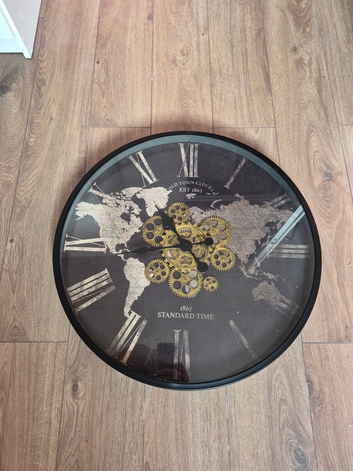 Grote Wandklok met Wereldkaart en Zichtbaar Uurwerk, Ophalen, Wandklok, Zichtbaar uurwerk, Vintage