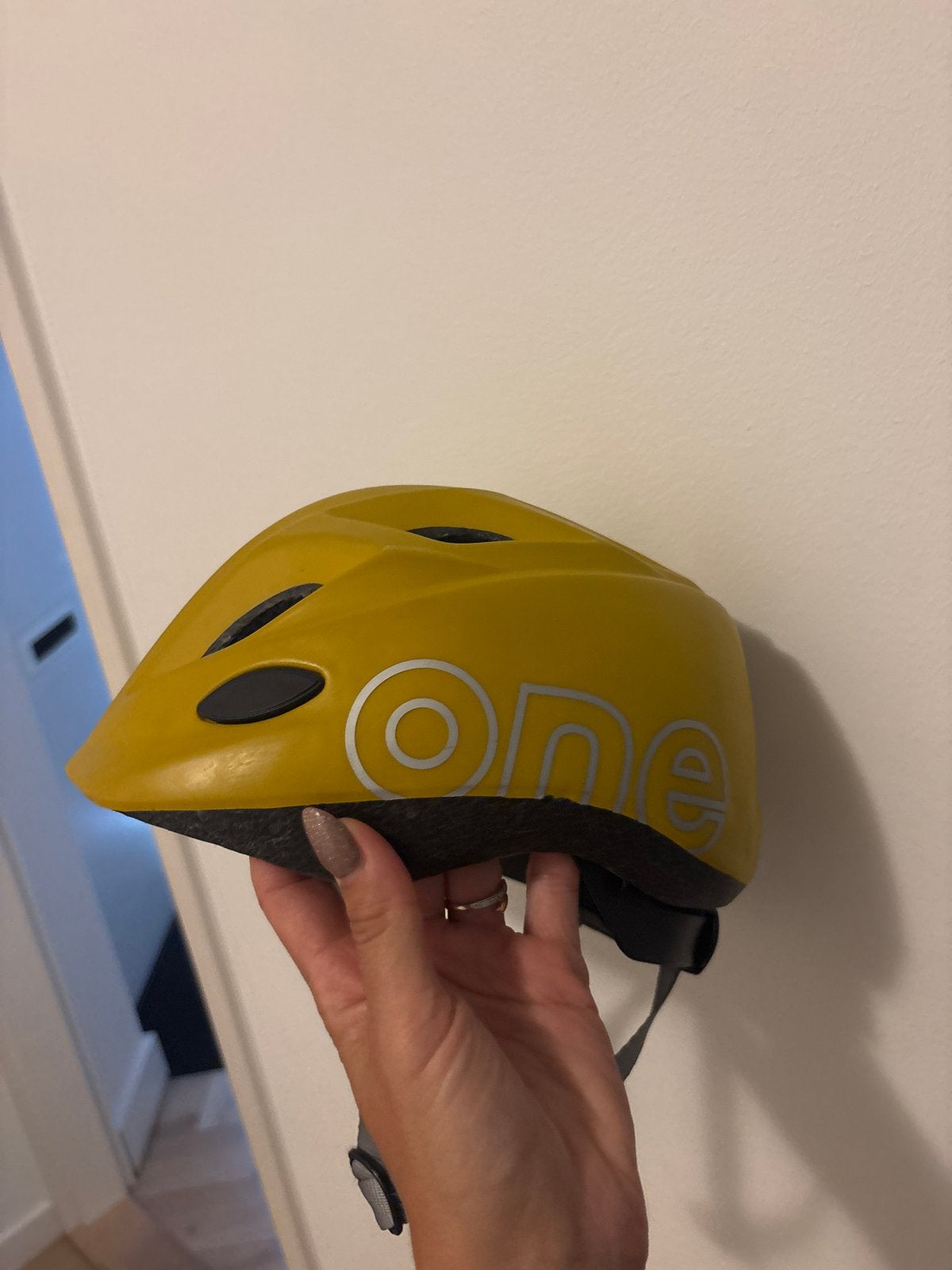 Gele fietshelm voor kinderen - One, Fietsen en Brommers, Ophalen of Verzenden, Zo goed als nieuw, Overige maten, Jongen of Meisje
