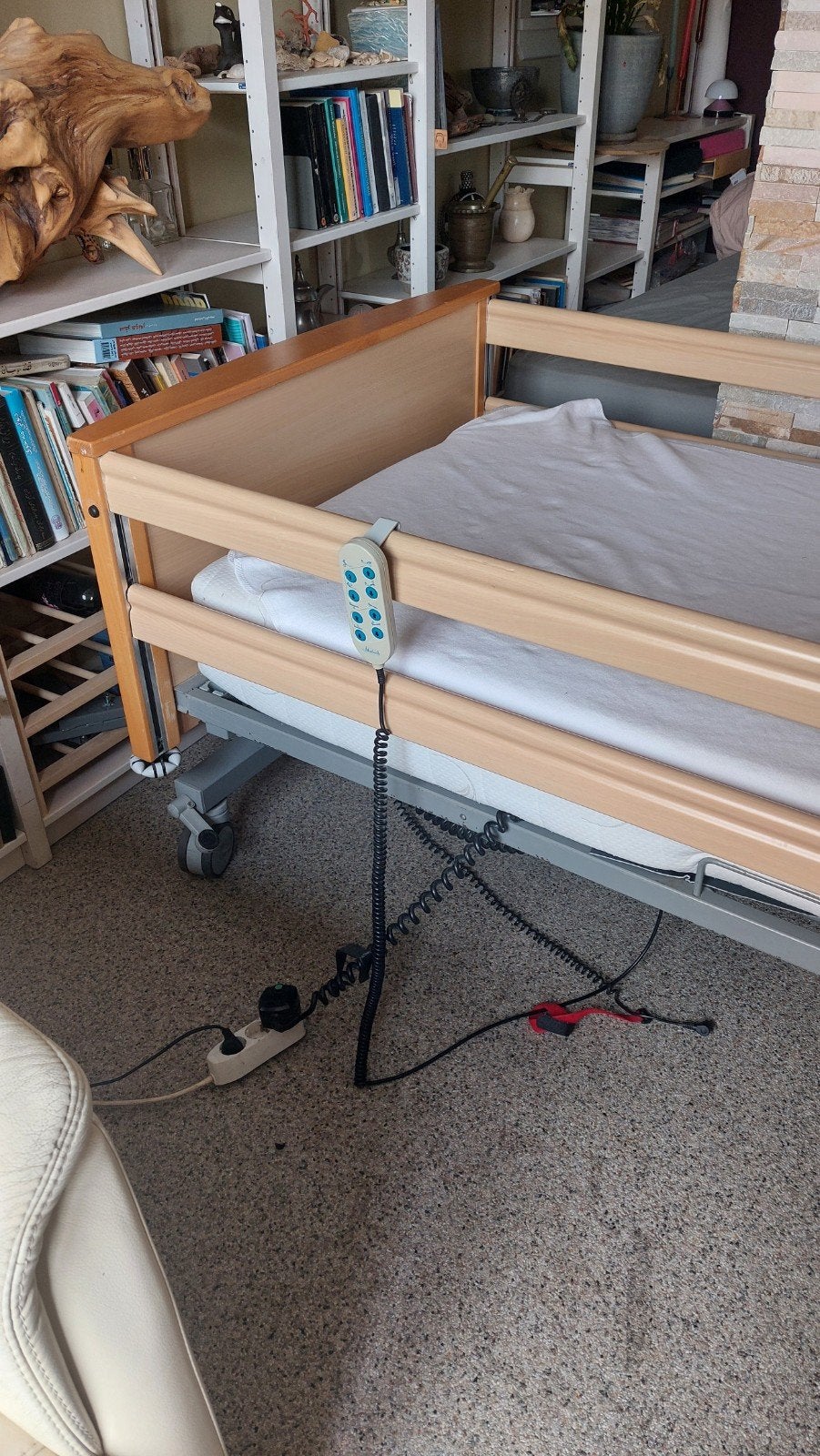 Verstelbaar ziekenhuisbed met afstandsbediening, Ophalen, 90 cm, Eenpersoons, Bruin