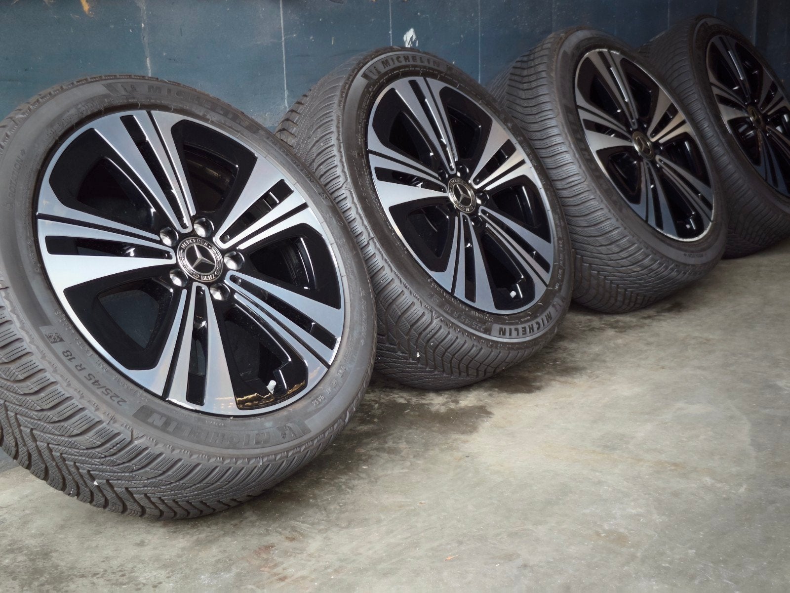 18" Originele Mercedes CLA EQ Winterset Breed Michelin TPMS, Gebruikt, Banden en Velgen, Mercedes-Benz, Personenwagen