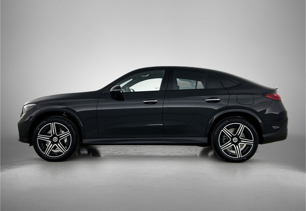 Mercedes-Benz GLC Coupé 300e 4MATIC Business Solution AMG |, Auto's, Mercedes-Benz, Automaat, Zwart, Zwart, Plug-in hybride