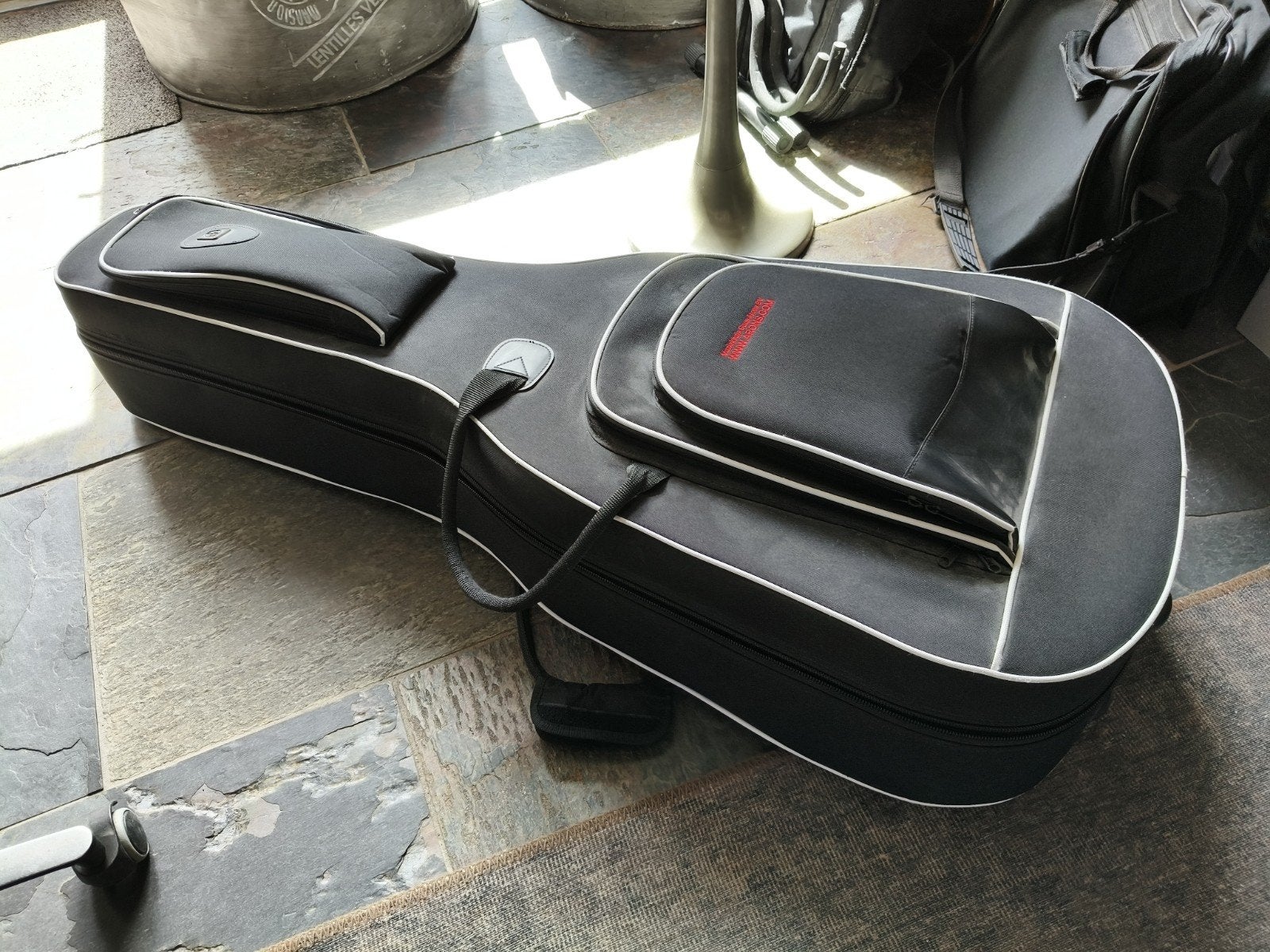 Gitaarkoffer - Stevige bescherming voor je gitaar, Ophalen of Verzenden, Gebruikt, Akoestische gitaar