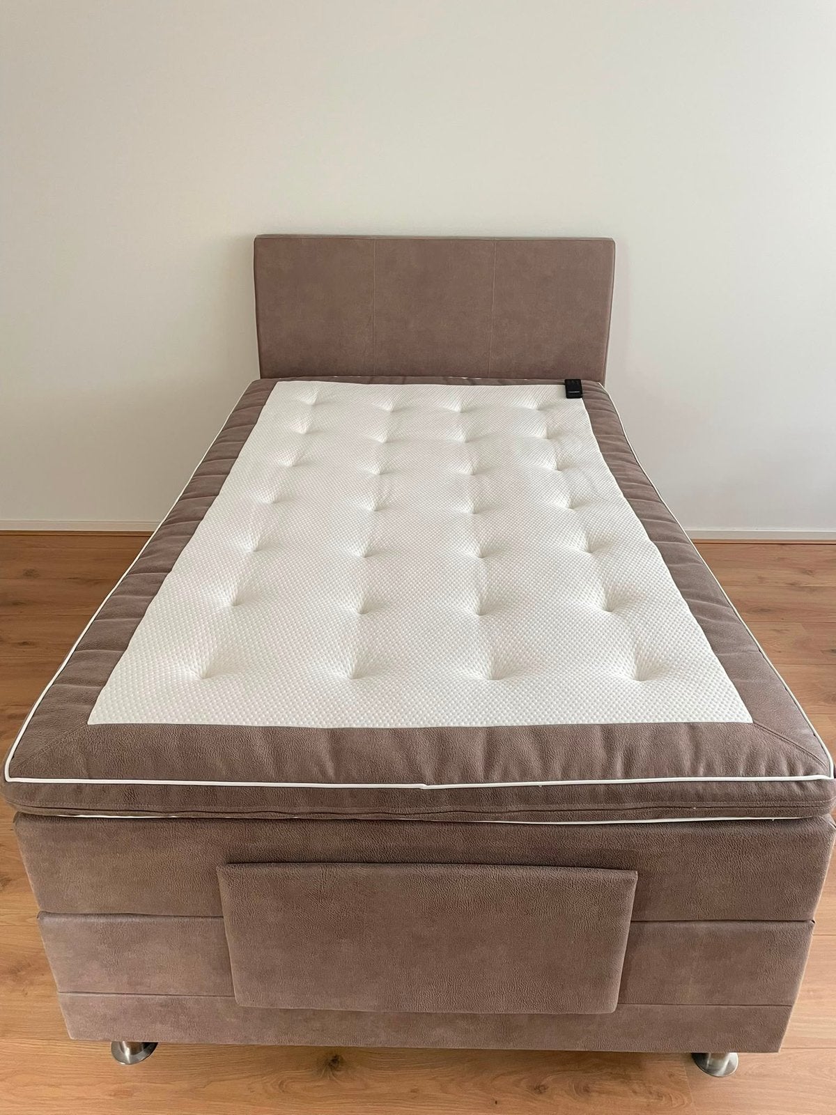 Elektrisch verstelbare boxspring 120  200 cm incl. topper, Ophalen, Verstelbaar, Zo goed als nieuw, Twijfelaar