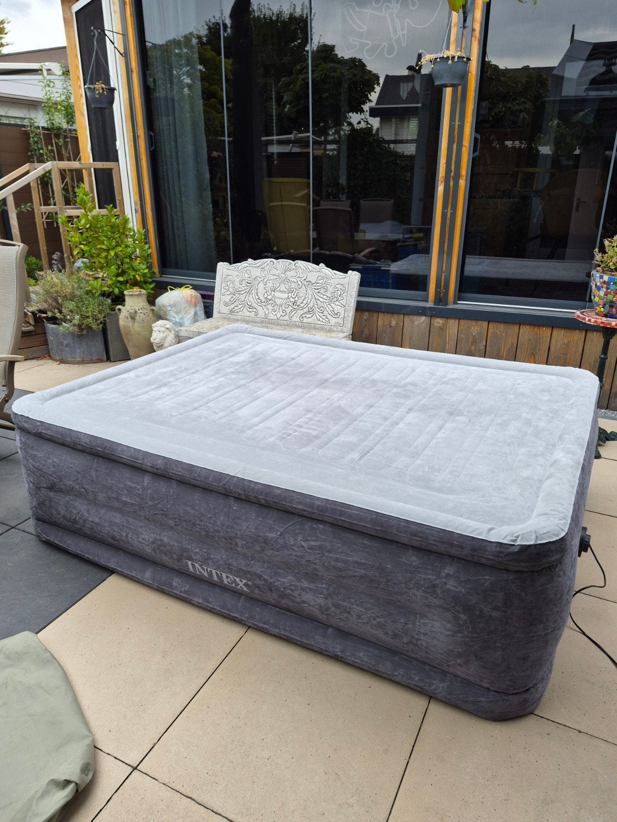 Te koop Intex opblaasbaar matras, Caravans en Kamperen, Tenten, Ophalen, Zo goed als nieuw