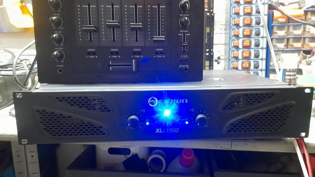Crown XLi 1500, Muziek en Instrumenten, Versterkers | Keyboard, Monitor en PA, Ophalen, Gebruikt