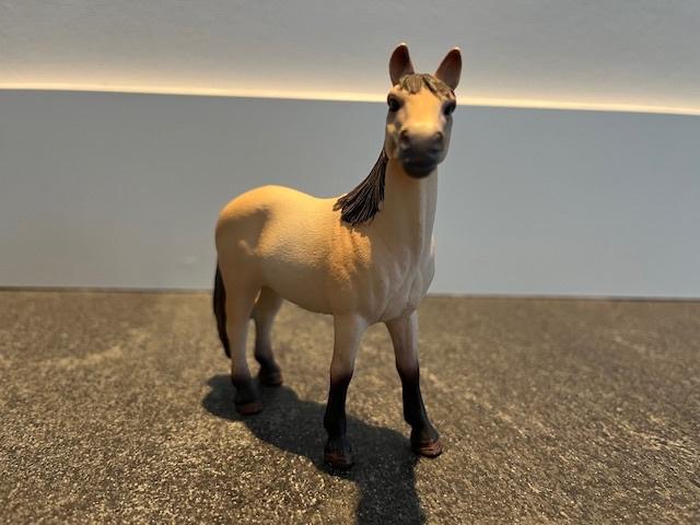 Schleich paard 13806 Mustang, Ophalen of Verzenden, Zo goed als nieuw