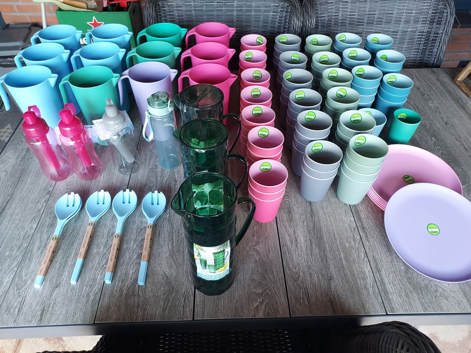 Partij schenkkannen en bekers melamine., Ophalen, Nieuw