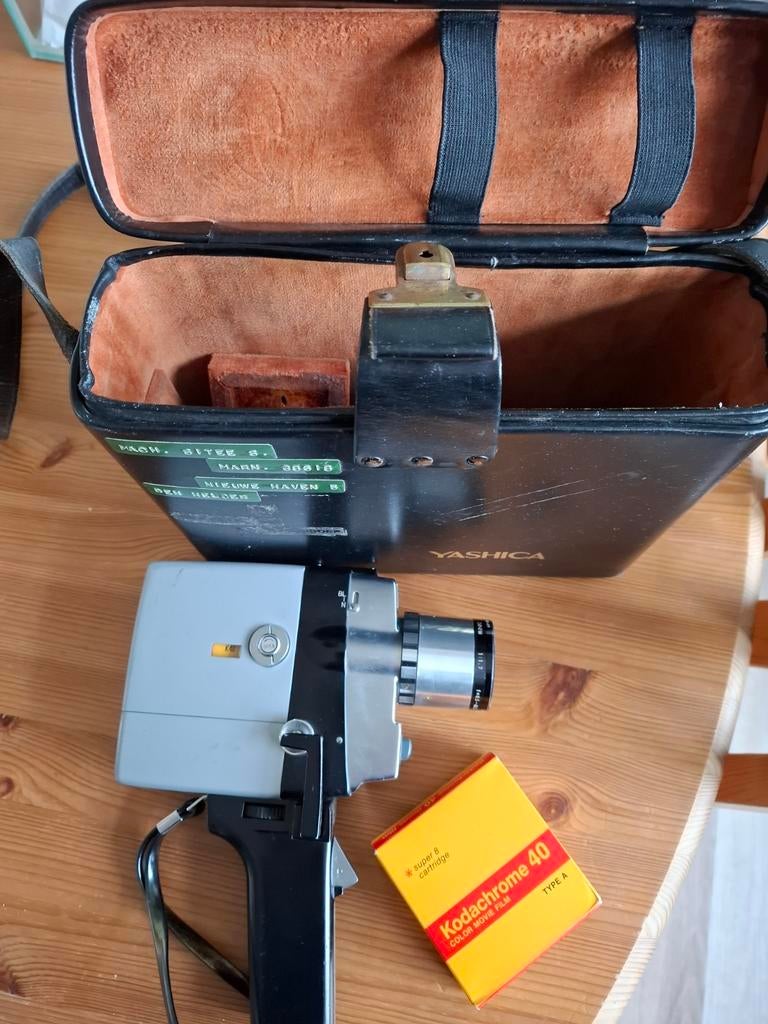 Vintage Yashica Super 8 Camera met Kodachrome 40 Film, Ophalen of Verzenden, 8mm, Camera