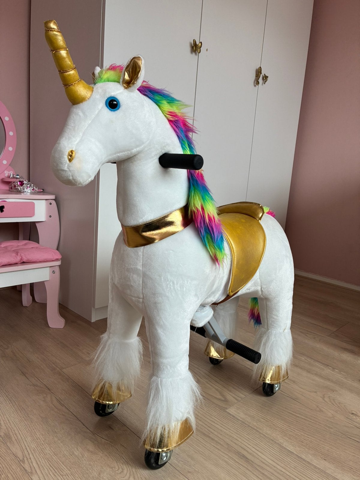 Unicorn rijdend, Ophalen, Zo goed als nieuw