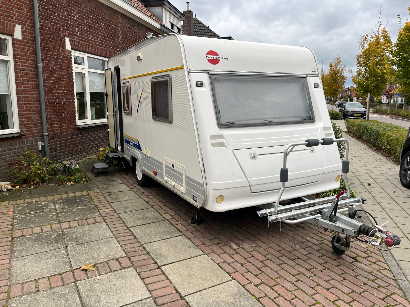 Burstner Ventana 400TS Avantgarde - Compacte caravan, Disselslot, Treinzit, Particulier, Bürstner