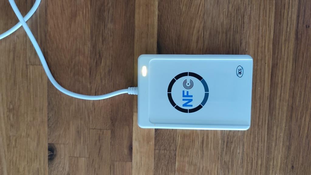 ACR122U NFC Reader/Writer + 10 Magic Keyfobs, Computers en Software, Overige Computers en Software, Ophalen of Verzenden