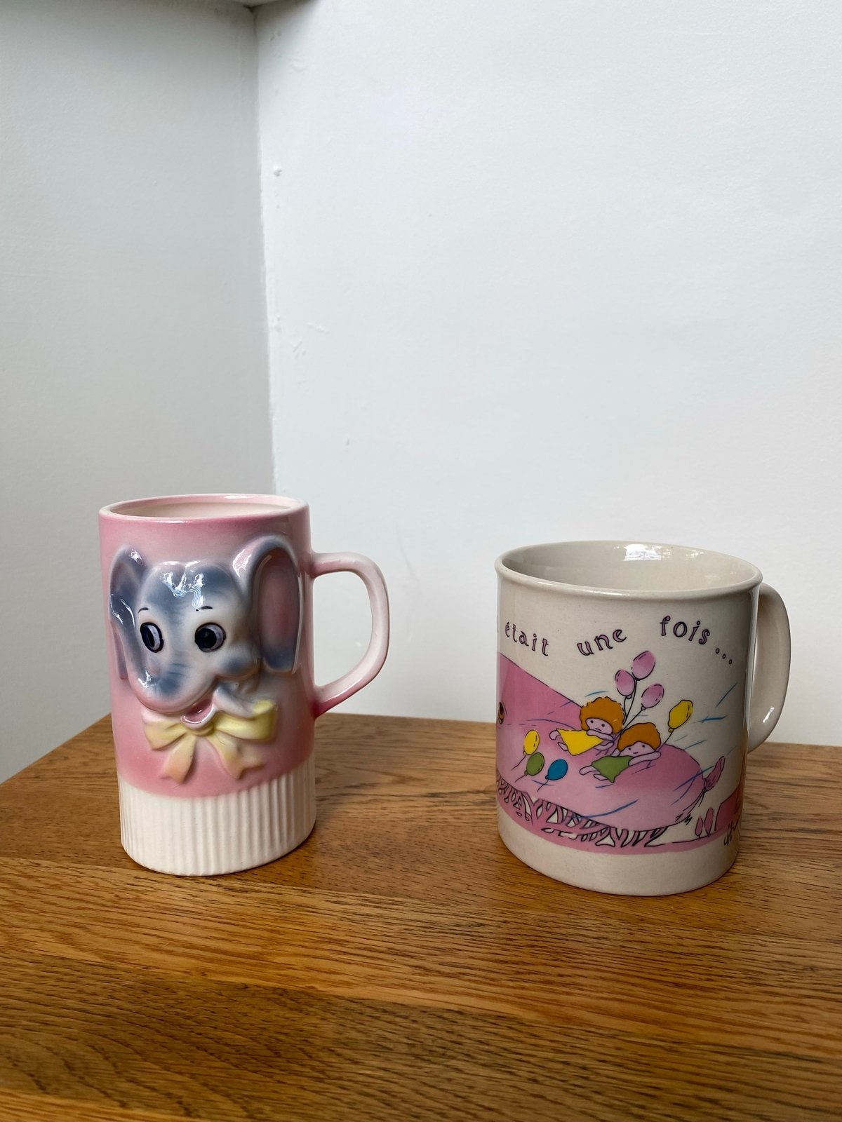 Vintage Mokken Set: Roze Olifant & Sprookjesmotief Grés, Gebruikt, Overige merken, Keramiek, Vintage