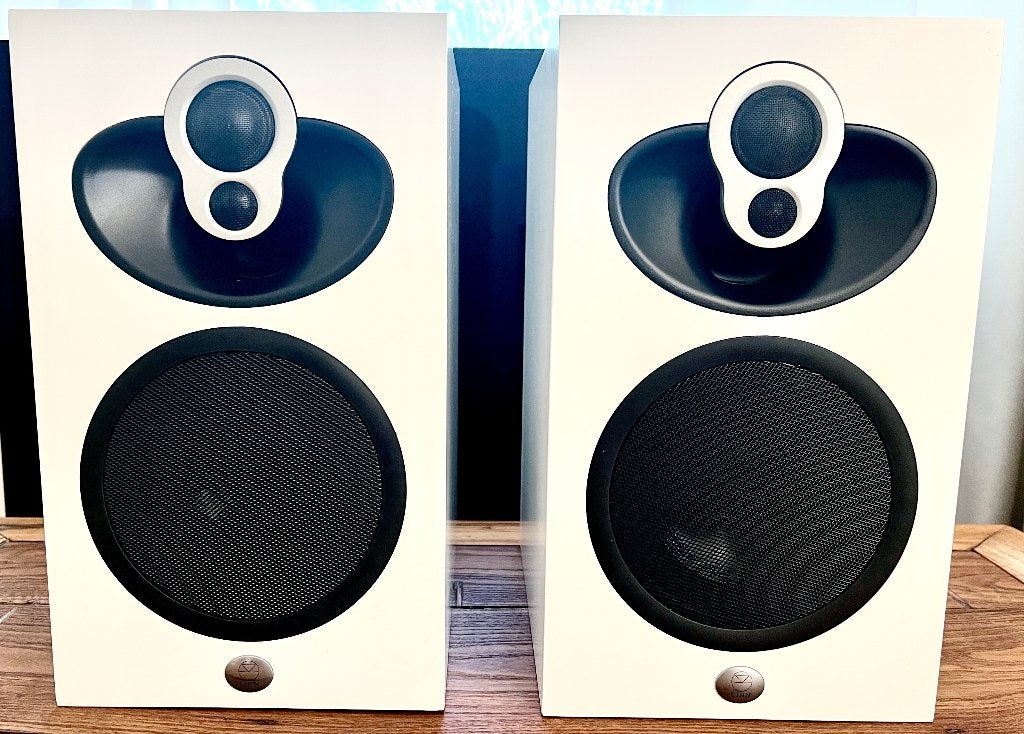 Setje Linn Majik 109 Luidspeakers White, Gebruikt, Minder dan 60 watt, Boekenplank luidspreker, Ophalen