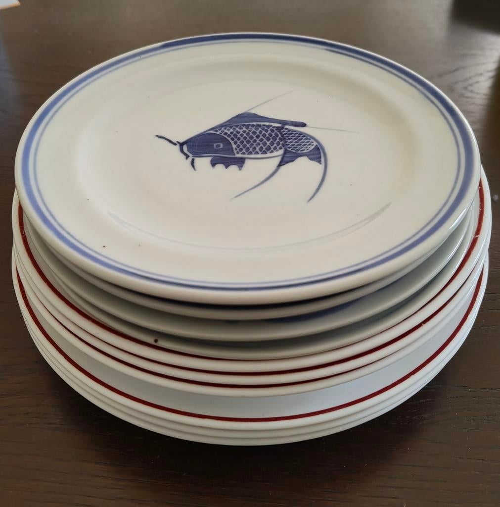 Set borden met of zonder vismotief, Huis en Inrichting, Keuken | Servies, Ophalen, Overige stijlen, Bord(en)