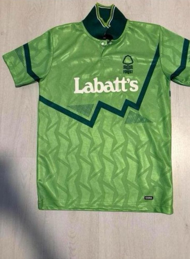 Nottingham Forrest shirt maat M, Maat M, Ophalen of Verzenden, Zo goed als nieuw, Shirt