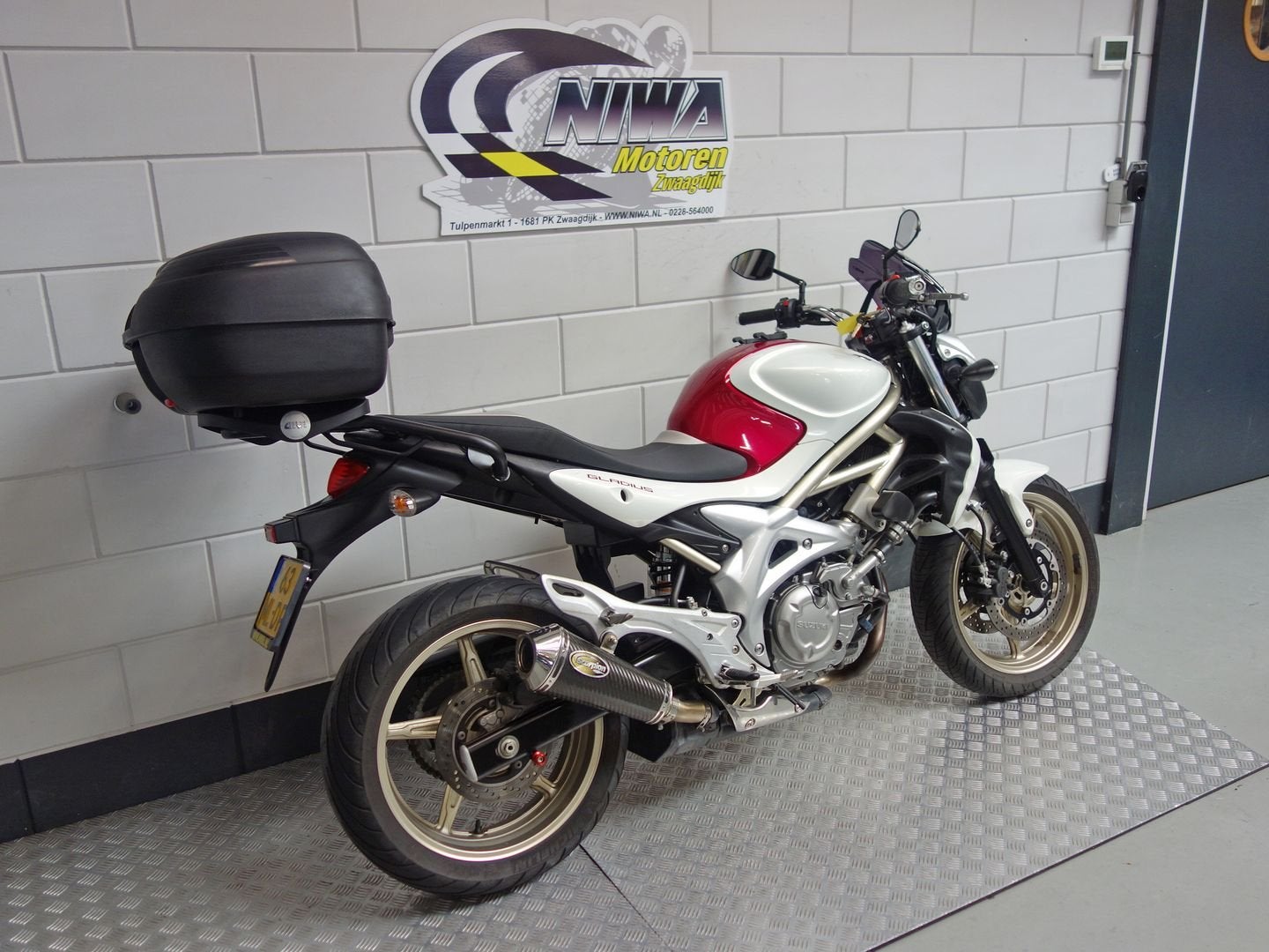 SUZUKI SFV 650 GLADIUS, SUZUKI, 4 cilinders, Motorrijbewijs A, Bedrijf