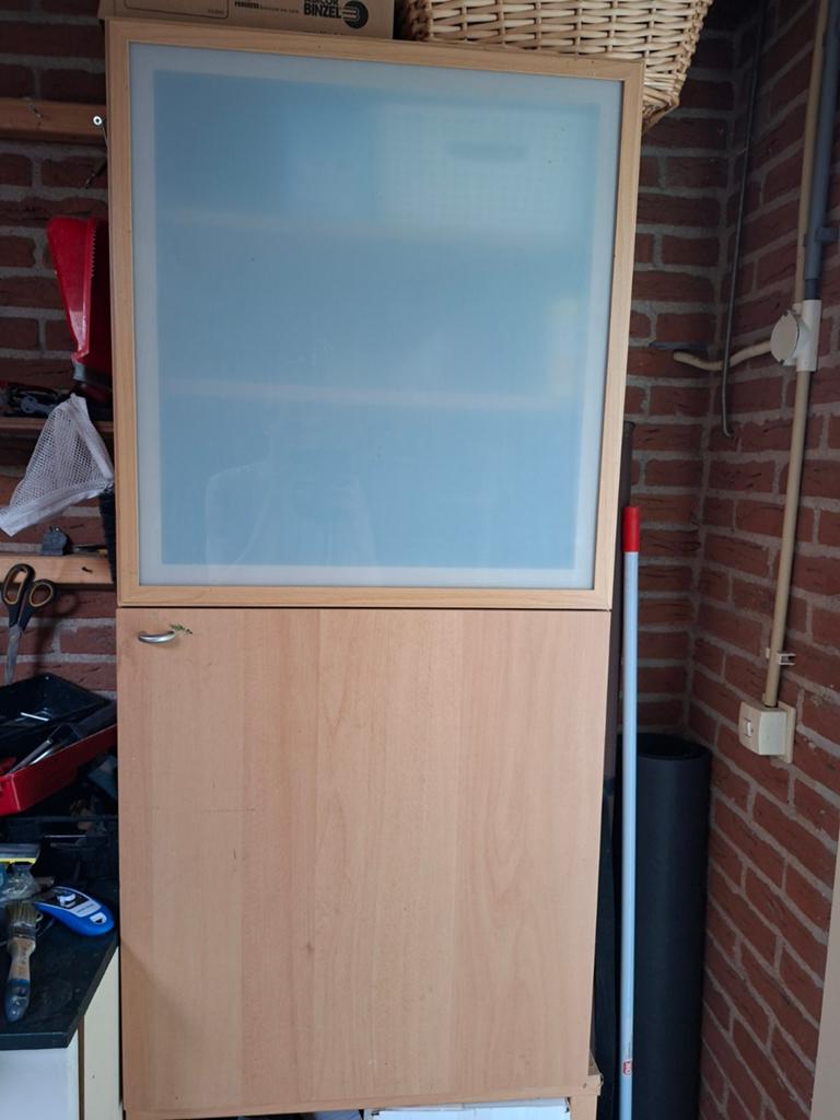 Twee houten kasten met glazen deuren, Huis en Inrichting, Kasten | Overige, Ophalen of Verzenden, Gebruikt