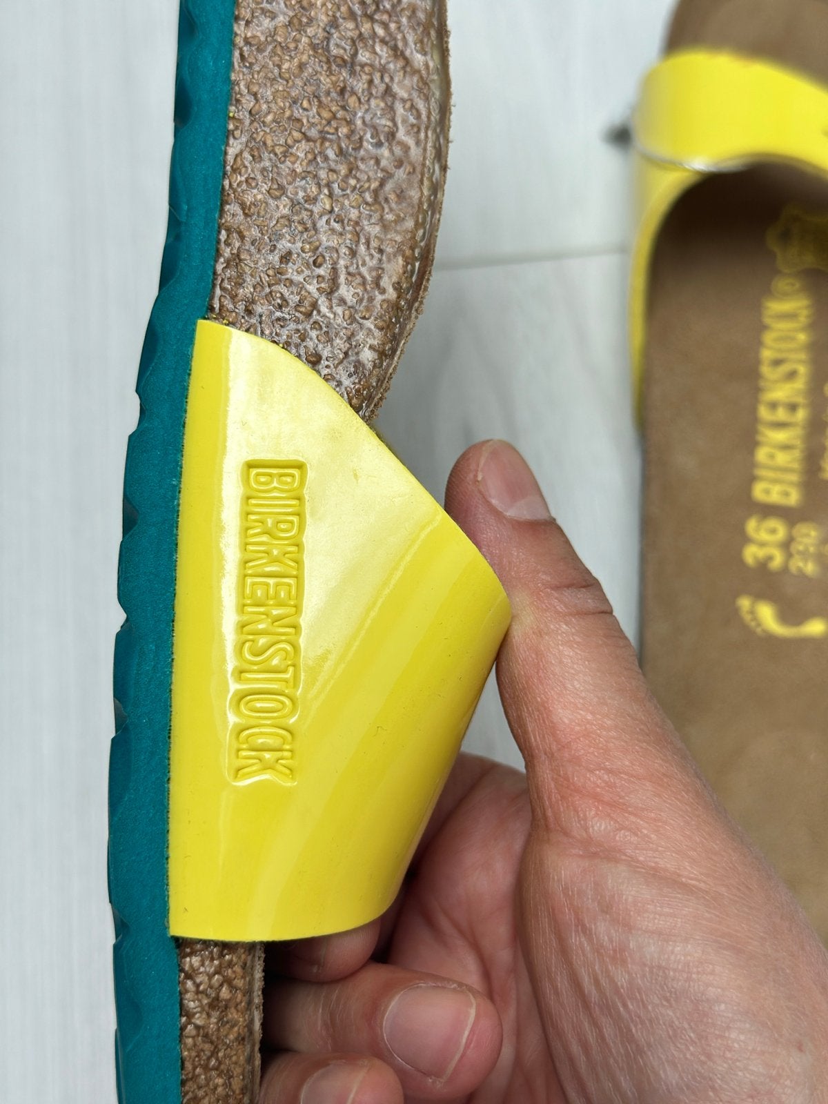 Nieuwe Birkenstock slippers maat 36 geel, Ophalen of Verzenden, Nieuw, Geel, Slippers