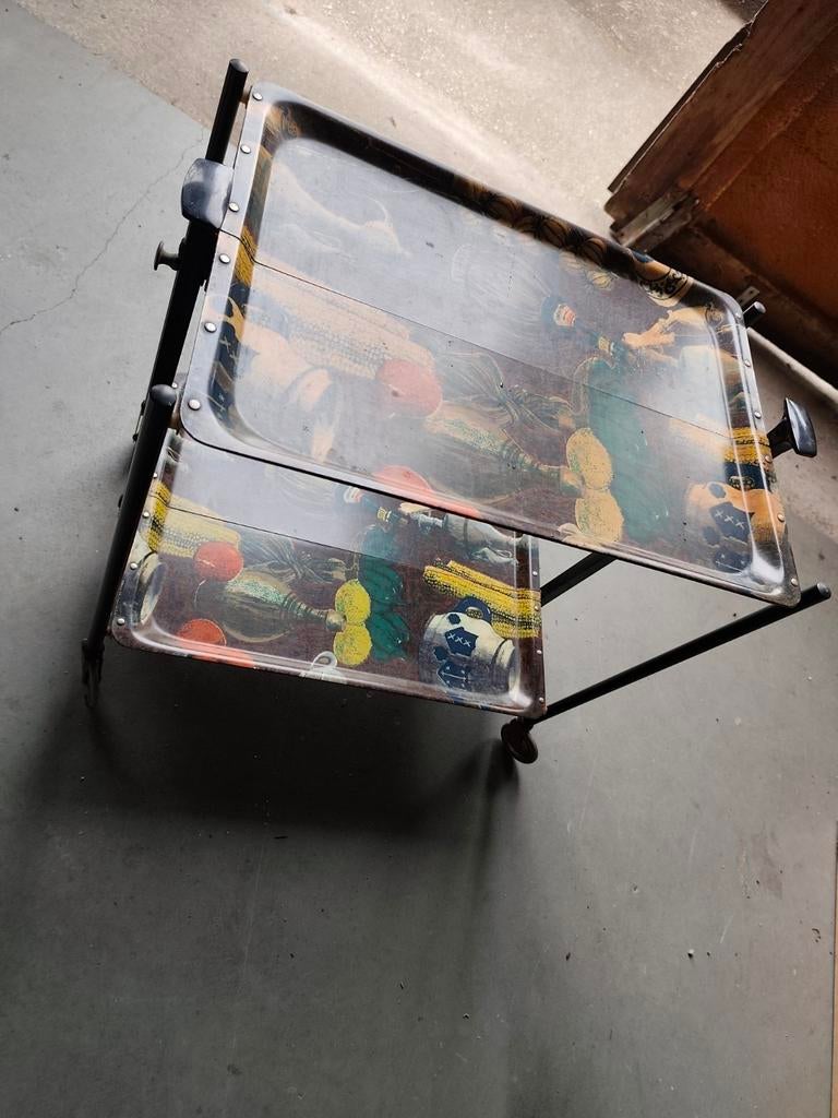 Vintage serveerwagen met twee dienbladen, Ophalen