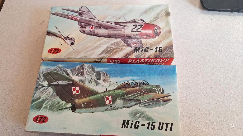 2 mig - 15  en 1 spitfire bouwpakket    1/72, Hobby en Vrije tijd, Modelbouw | Vliegtuigen en Helikopters, Overige merken, 1:72 tot 1:144