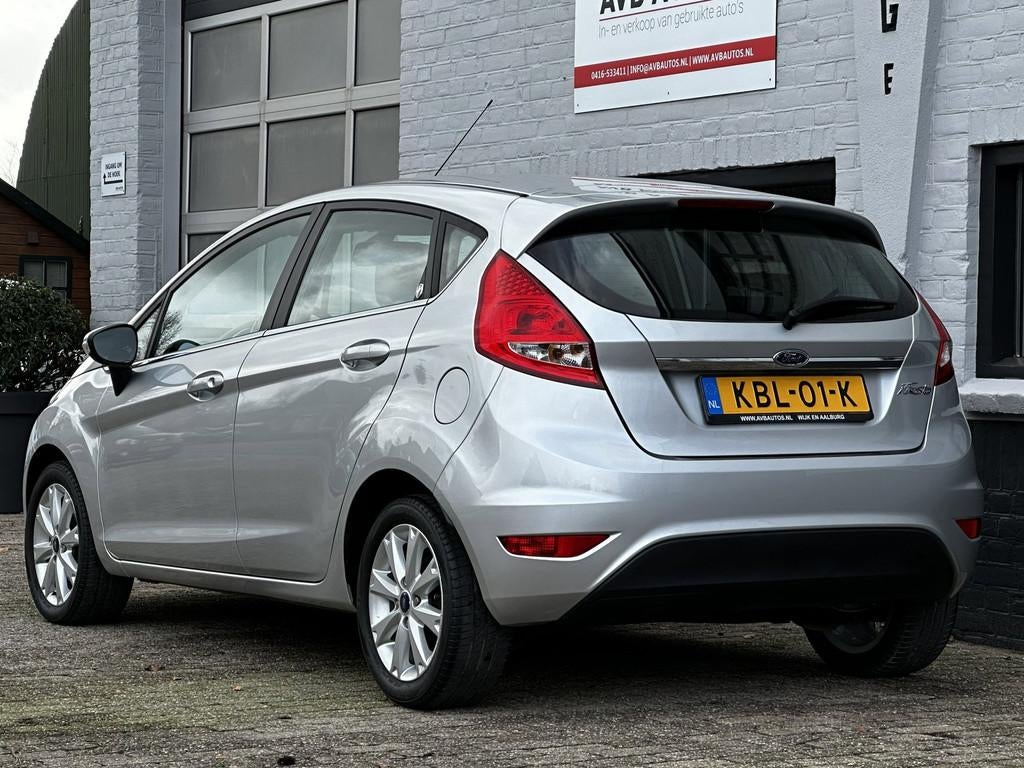 Ford Fiesta 1.4 Fiesta Ghia Airco, Auto's, Ford, Voorwielaandrijving, Stof, Gebruikt, Zwart