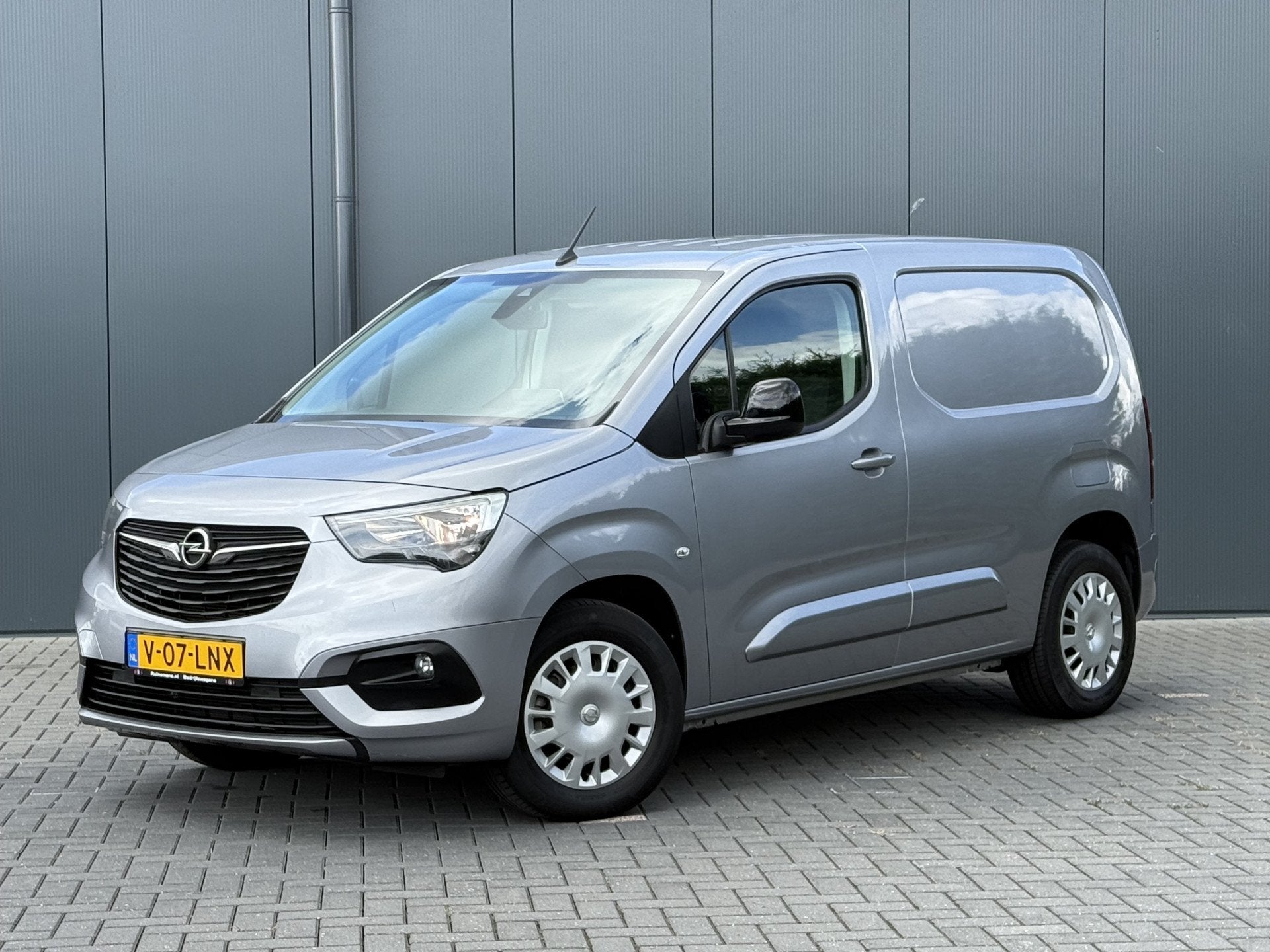 Opel Combo-e Electric 50kWh 136 PK / AUTOMAAT / L1H1 / CAMER, Gebruikt, 750 kg, 273 km, Parkeersensor