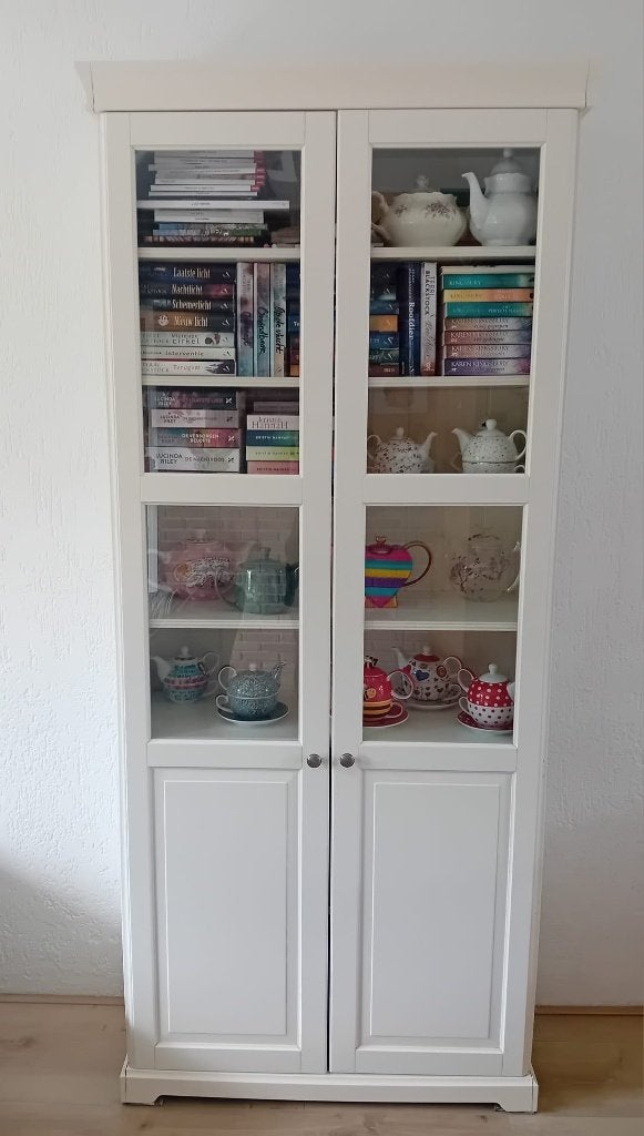 Vitrinekast Ikea zo goed als nieuw!, Huis en Inrichting, Ophalen, Met deur(en), 50 tot 100 cm, 25 tot 50 cm