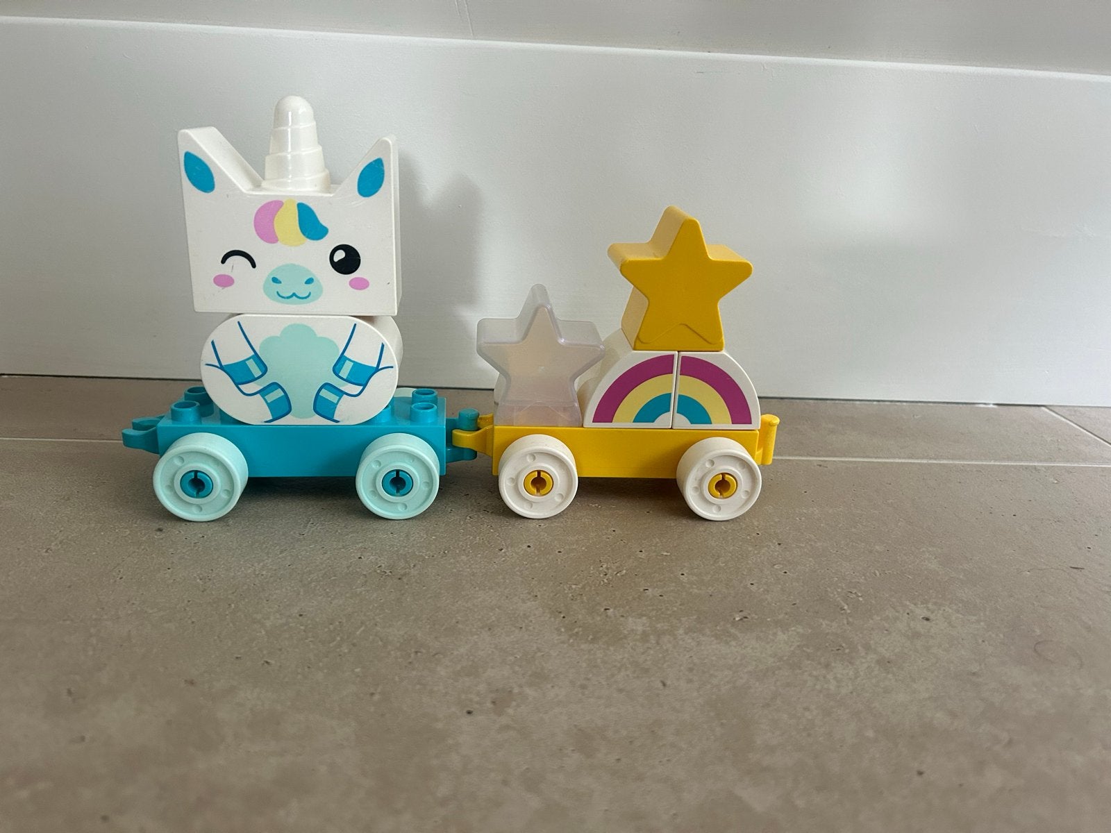 LEGO DUPLO Eenhoorn Trein - Zo goed als nieuw, Ophalen of Verzenden, Zo goed als nieuw, Overige merken