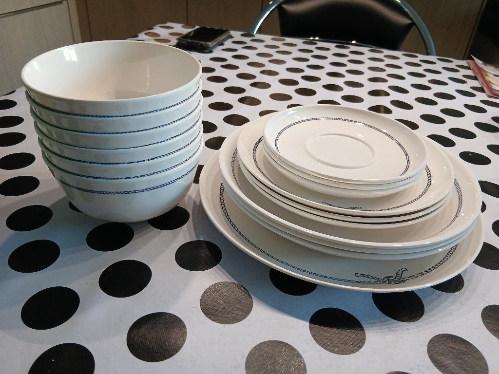 Crème servies met blauw touw en knoop., Ophalen of Verzenden, Gebruikt