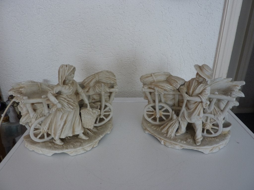 2 antieke beelden biskwie gemerkt, Ophalen of Verzenden, Overige materialen, Beeld, Groep mensen