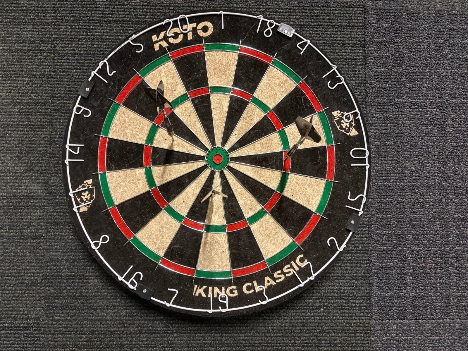 2 Nieuwe Dartborden met Pijlen en Afstandsmatten, Sport en Fitness, Ophalen, Nieuw, Dartbord met pijlen