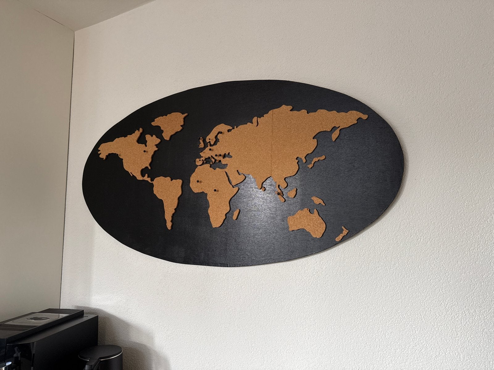 Wereldkaart prikbord 120x60cm op zwart houten bord, Ophalen, Gebruikt, Wandbord of Wandpaneel, Met ophangsysteem