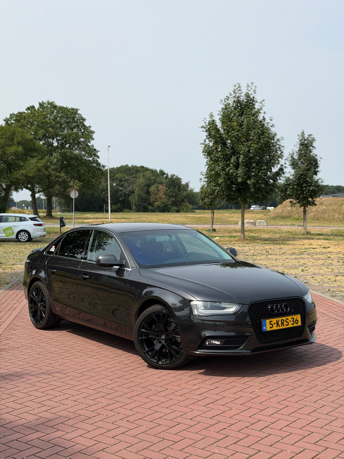 Audi A4 1.8TFSI 125KW 2013 Grijs, Auto's, Audi, Voorwielaandrijving, Euro 5, 4 cilinders, Origineel Nederlands