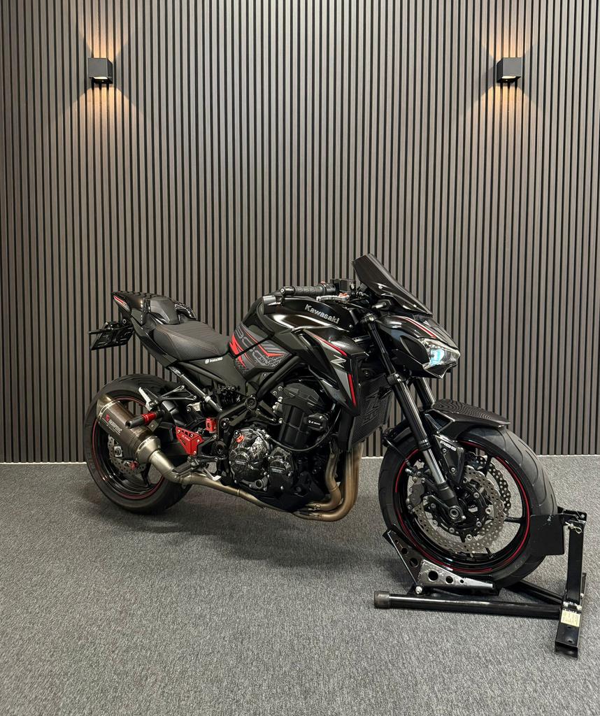 KAWASAKI Z900 - Akrapovic - 85KW - UNIEK - 9097KM - MATBLACK, Kawasaki, Nieuw, Motorrijbewijs A, Bedrijf