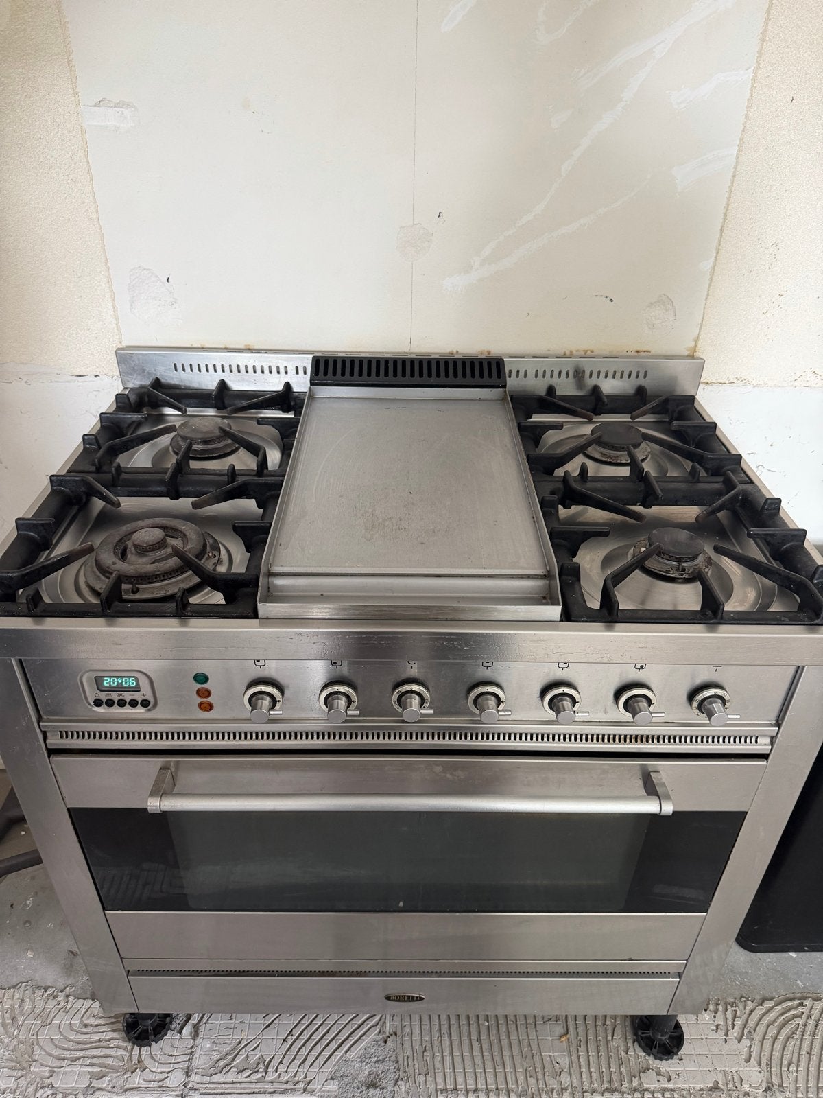 Boretti Vrijstaand gasfornuis met oven en bakplaat, Ophalen, Gebruikt, 60 cm of meer, 4 kookzones