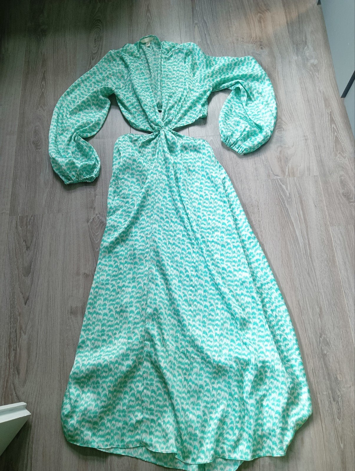 Heel mooie en aparte lange jurk groen/wit mt S van H&M, Kleding | Dames, H&M, Ophalen of Verzenden, Maat 36 (S), Gedragen
