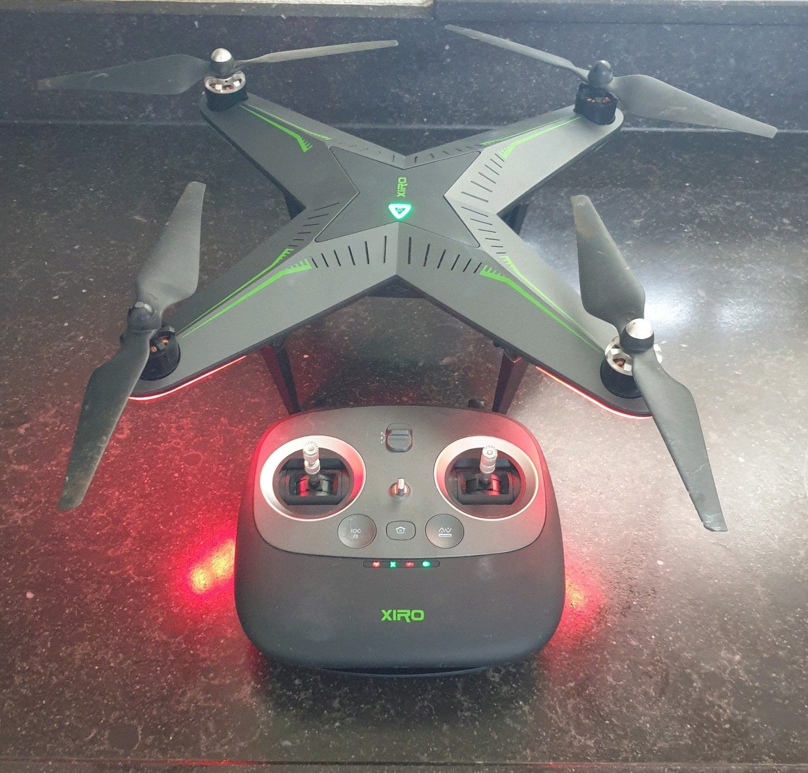 Xiro Xplorer 5 drone met 3 batterijen, Gebruikt, 250 tot 900 gram, Return to Home, 15 tot 30 minuten