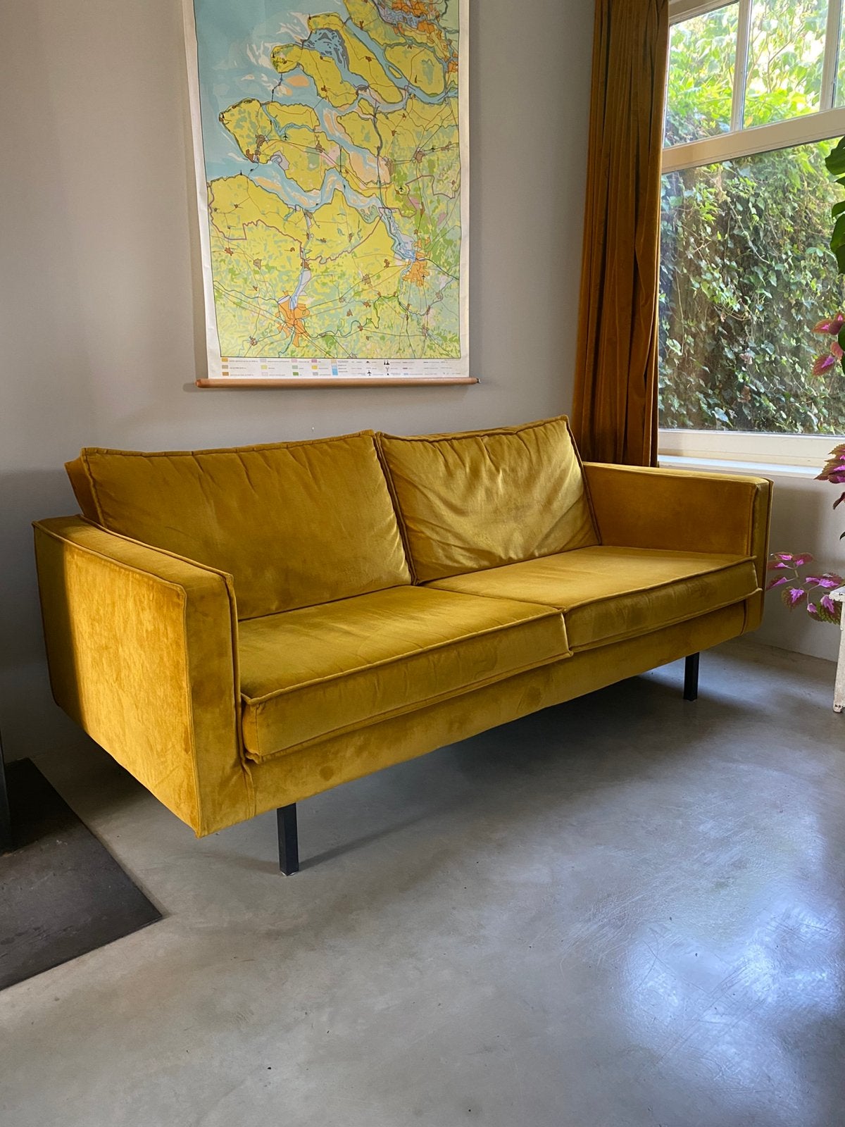 Velours 3-zitsbank in okergeel, Huis en Inrichting, Banken | Bankstellen, Ophalen, 150 tot 200 cm, Tweepersoons, 75 tot 100 cm
