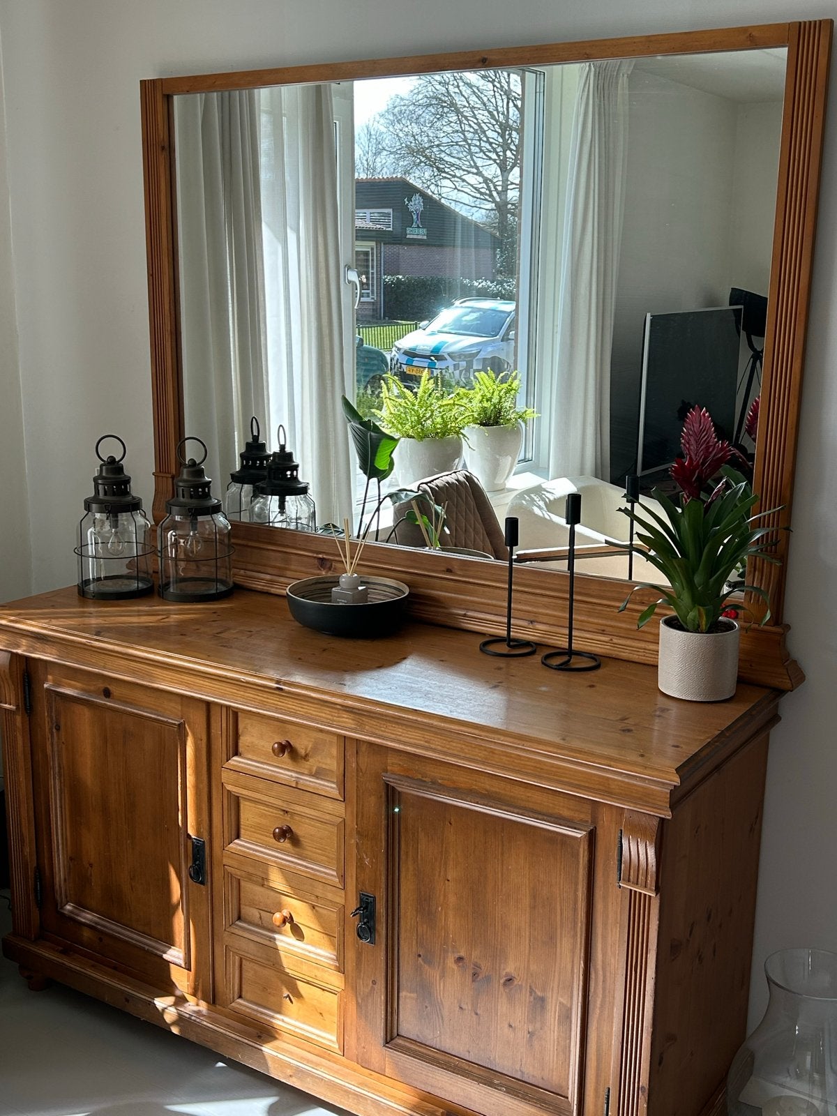 Houten dressoir met spiegel, lades en afsluitbare deuren, Huis en Inrichting, Kasten | Dressoirs, Ophalen, Gebruikt, 150 tot 200 cm