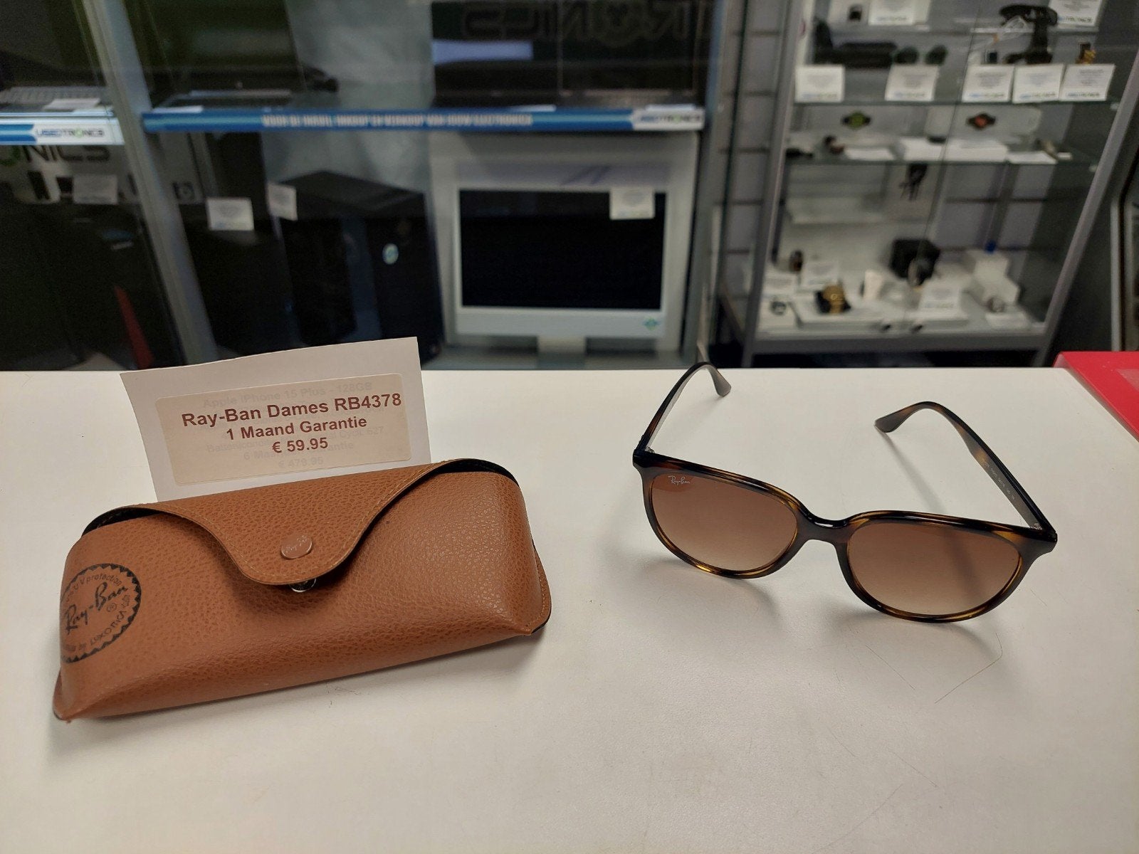 Ray-Ban Dames Zonnebril RB4378 - Zo goed als nieuw, Zonnebril, Bruin, Ophalen of Verzenden, Zo goed als nieuw