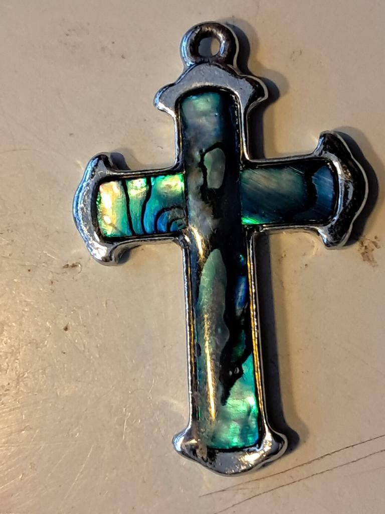kruisje ,zilver, met ingezet glas.lengte 4 cm, Overige materialen, Ophalen of Verzenden, Zo goed als nieuw, Kruis of Symbool