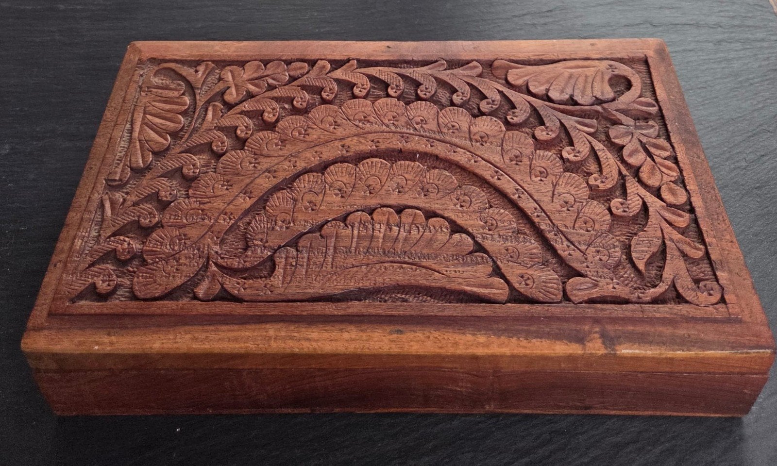 Houten kist met gedetailleerd houtsnijwerk, Ophalen of Verzenden