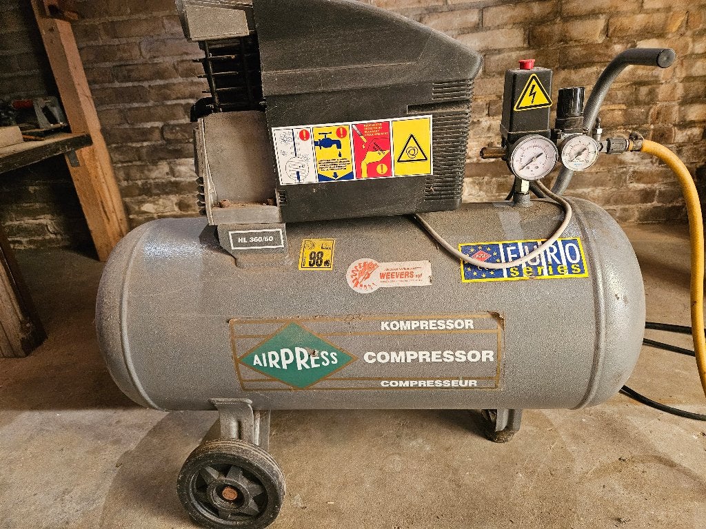 compressor, Doe-het-zelf en Verbouw, Compressors, Ophalen, Gebruikt, 6 tot 10 bar, Minder dan 200 liter/min