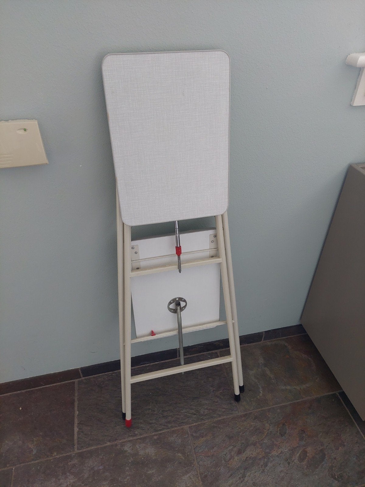 Vintage Projectortafel - Opvouwbaar en Verstelbaar, Ophalen, Gebruikt