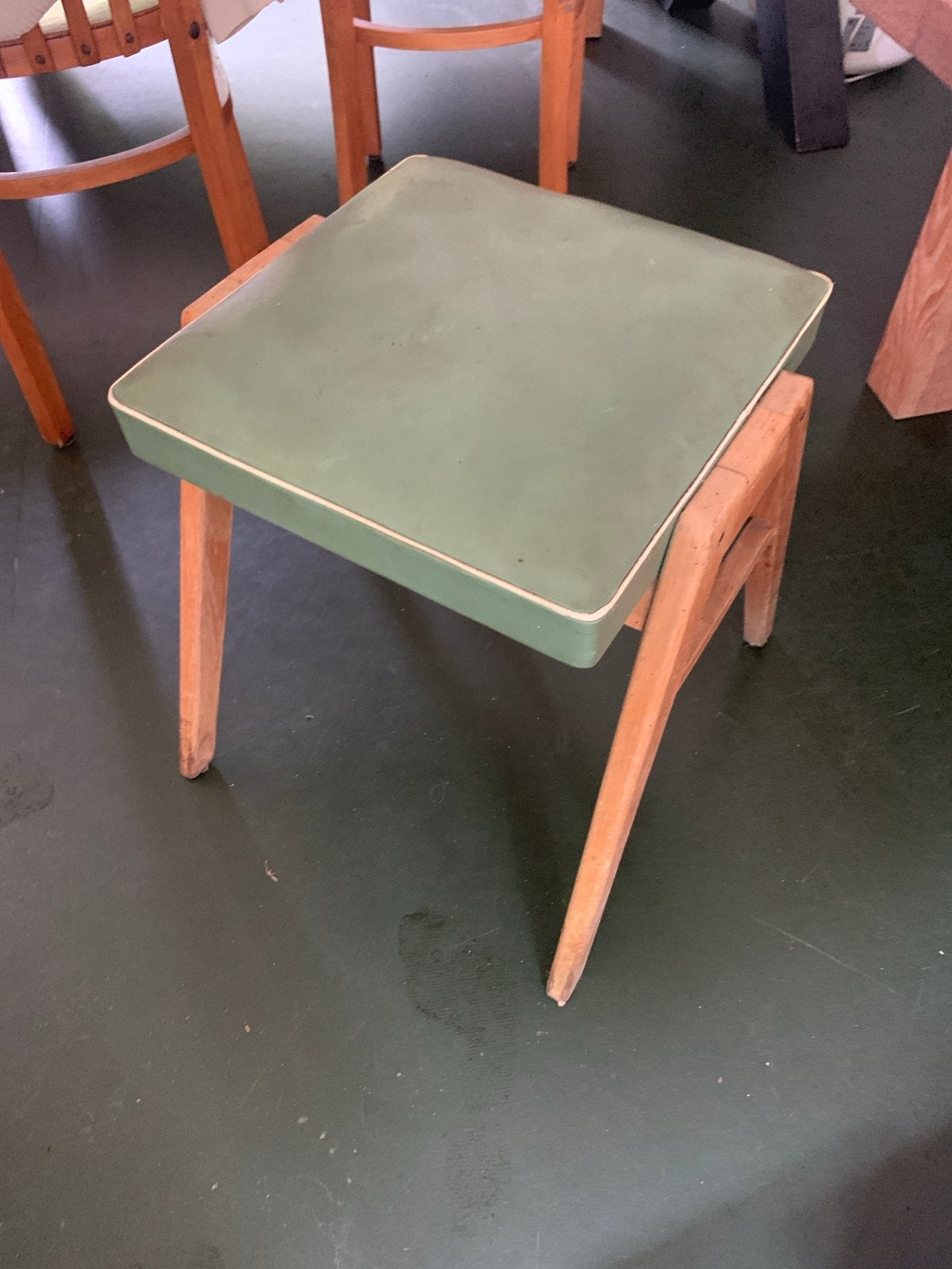 Vintage voetenbankje / krukje, Ophalen of Verzenden, Gebruikt, Hout