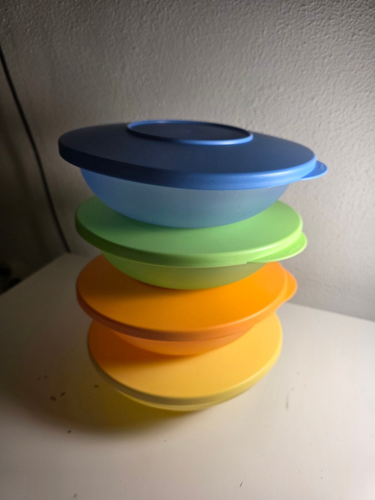 Set van 4 Tupperware kommen met deksel, diverse kleuren, Huis en Inrichting, Ophalen, Luchtdicht, Overige kleuren, Nieuw