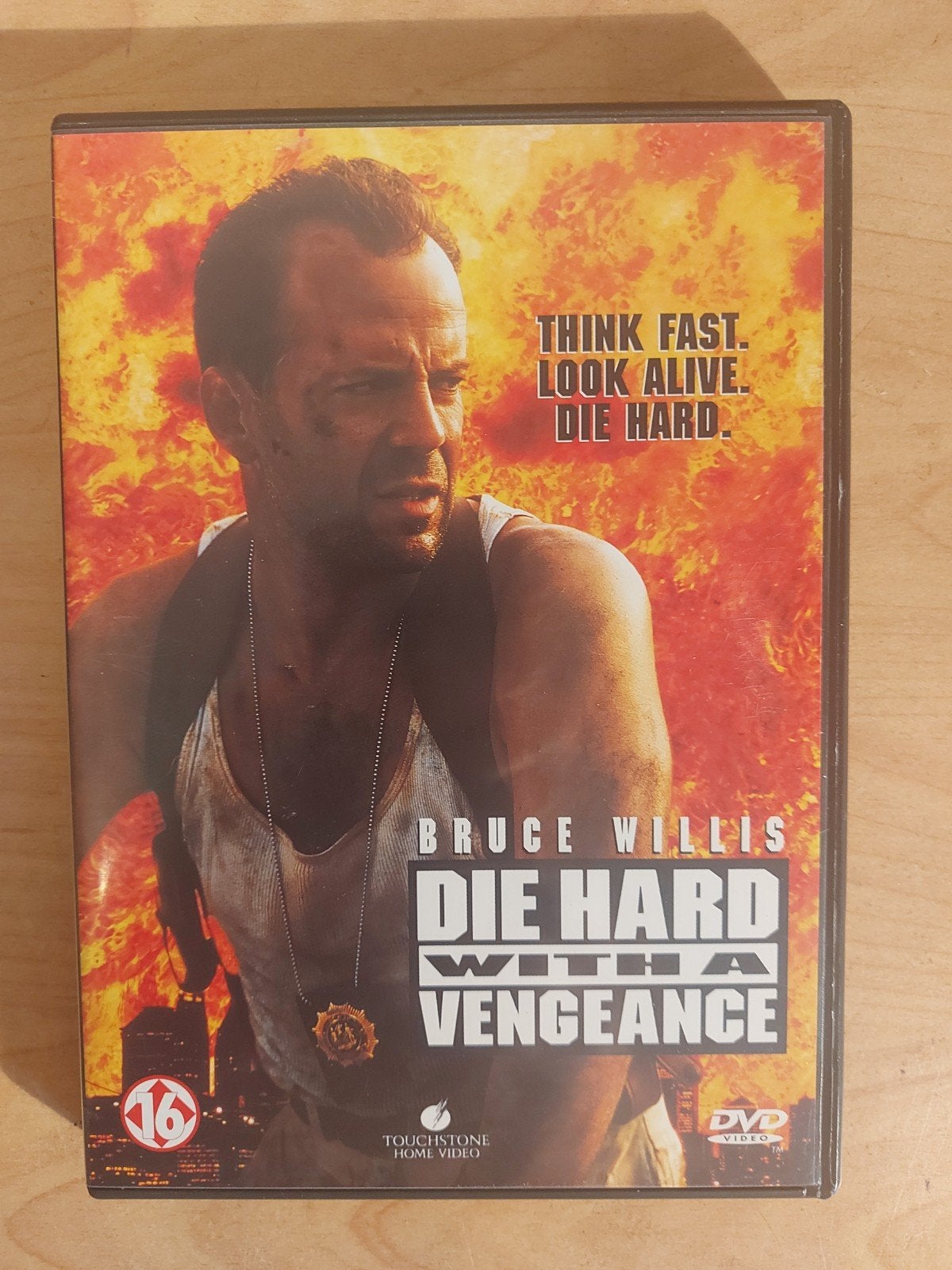 Die Hard 3 - Bruce Willis Samuel Jackson, Alle leeftijden, Ophalen of Verzenden, Zo goed als nieuw
