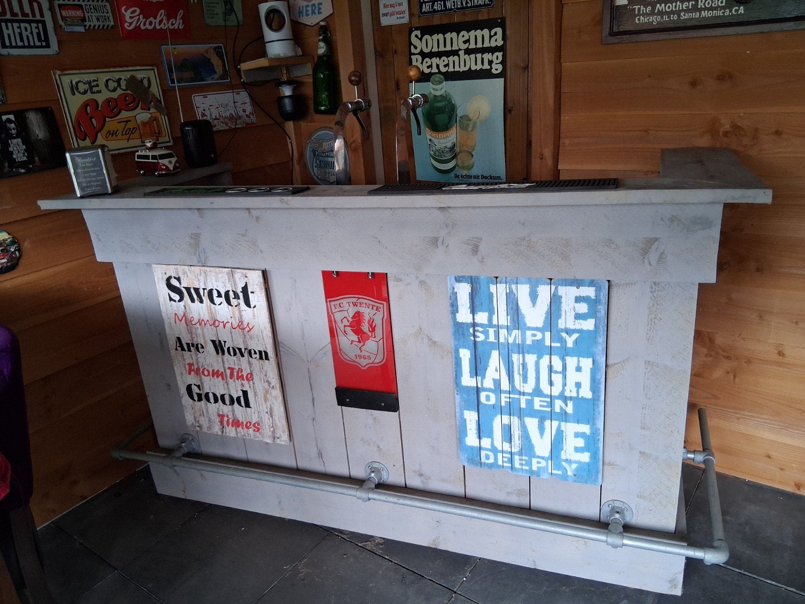 Houten bar met nep tap en 2 koelkasten, Ophalen, Gebruikt